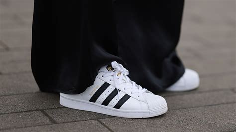 adidas superstar schwarz irisierend|How the Adidas Superstar Shoes Became an Icon .